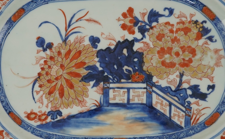 A Chinese export Imari canted rectangular serving dish, early 18th century